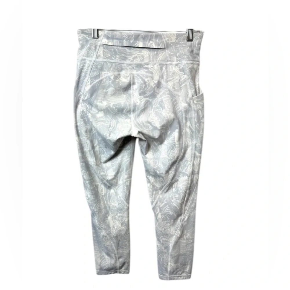 Lululemon Wunder Under Tight Luxtreme 7/8 Length Size 8